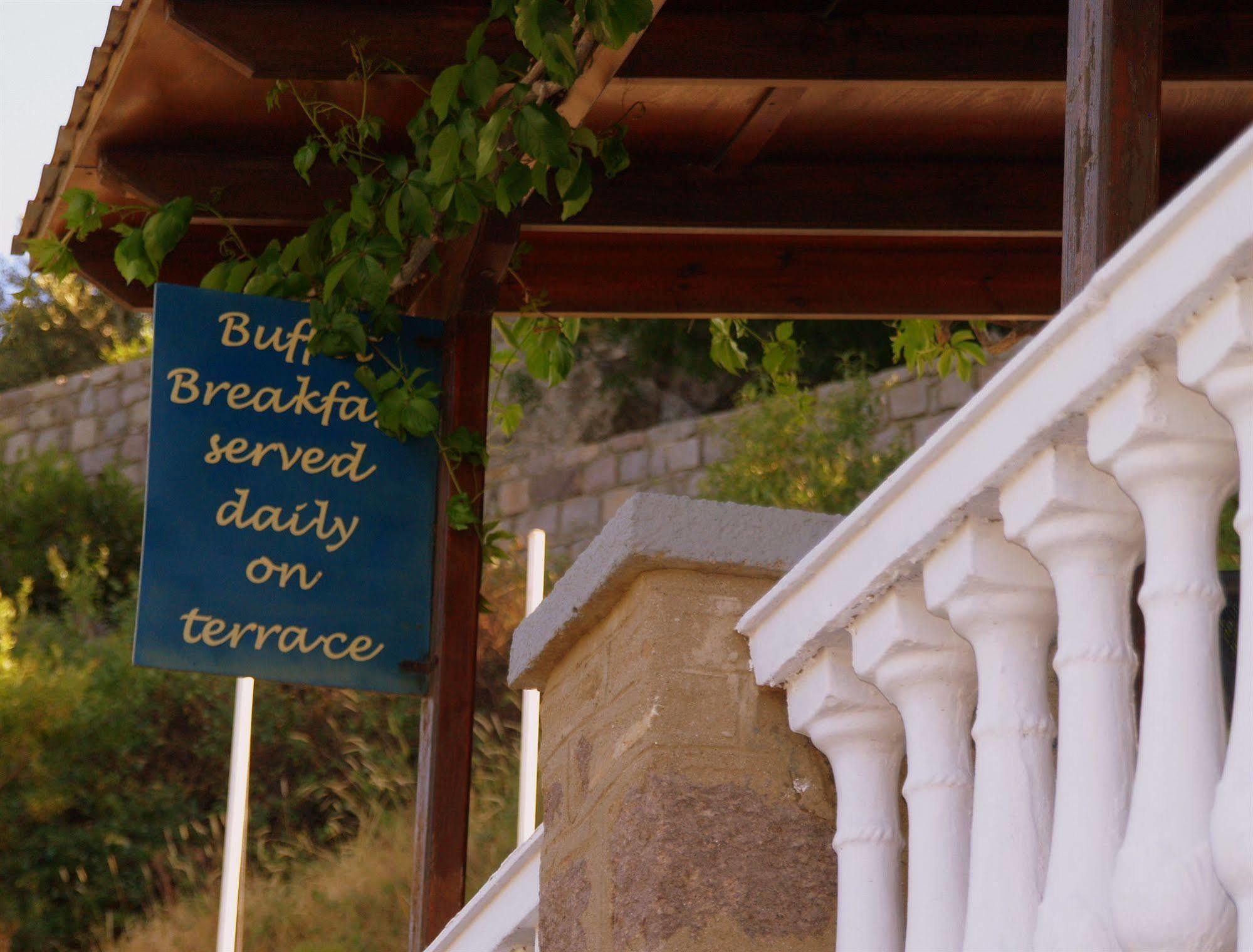 Blue Bay Hotel Skala  Bagian luar foto