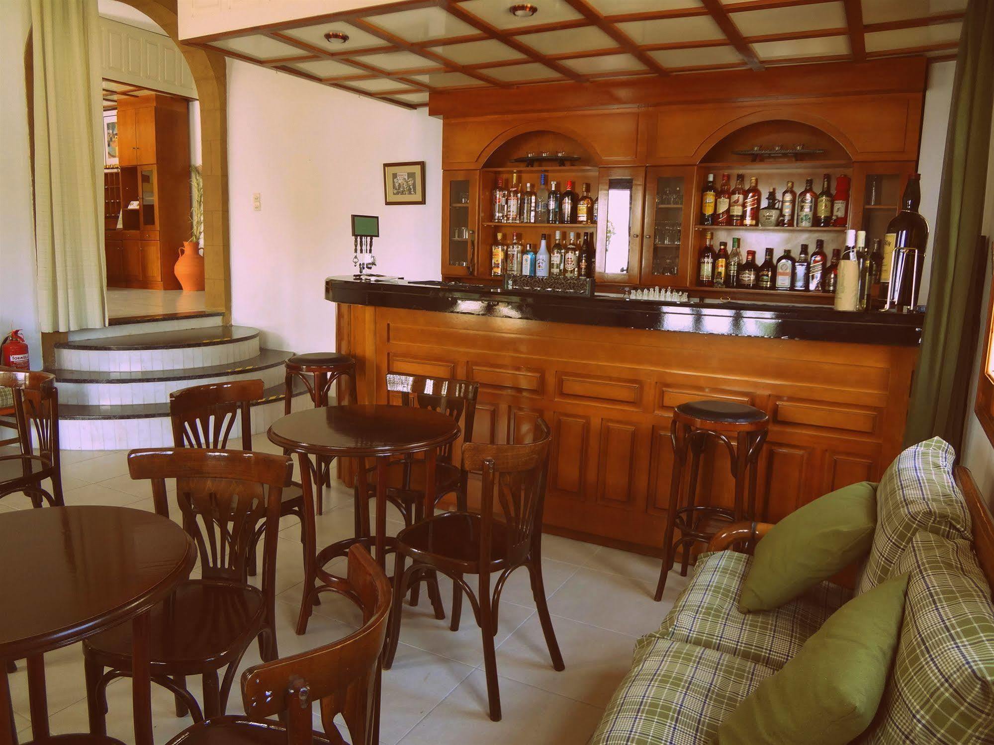 Blue Bay Hotel Skala  Bagian luar foto